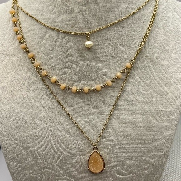 Layered Light Pink Peach Necklace Gold Tone Drusy Beads and Center Pearl Boho - Picture 5 of 9